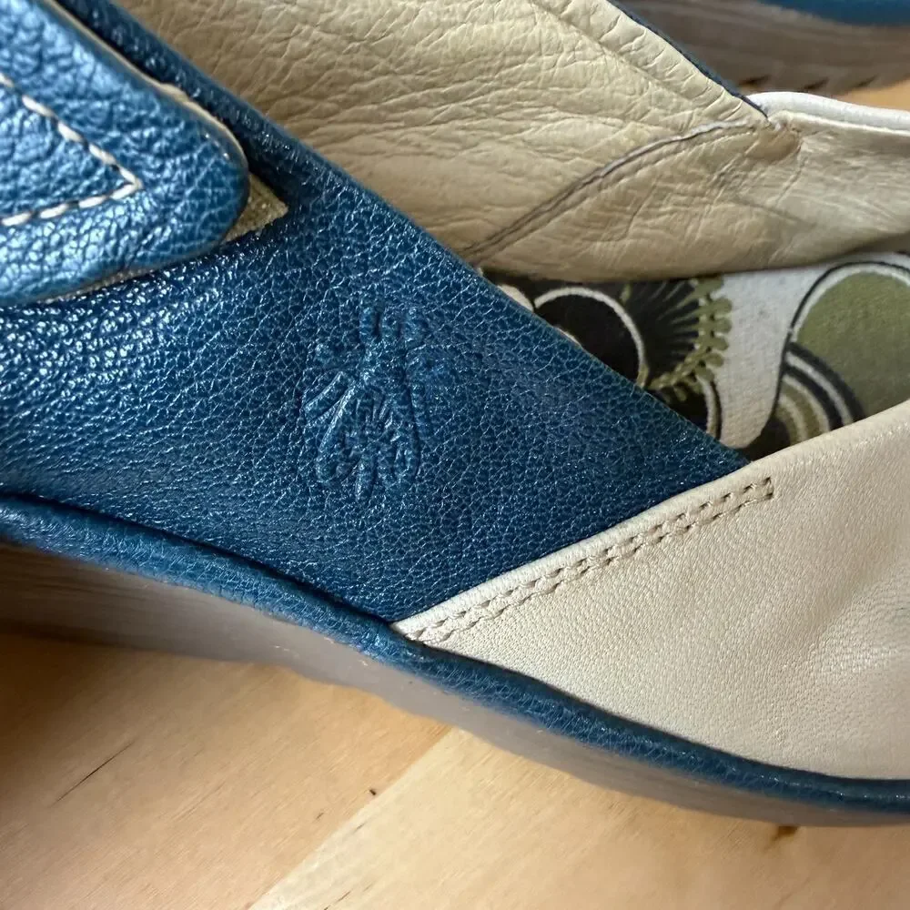 FLY LONDON EU 37 US 6-6.5 Yakin Yata Leather Blue Cream Sandals - Picture 10 of 15